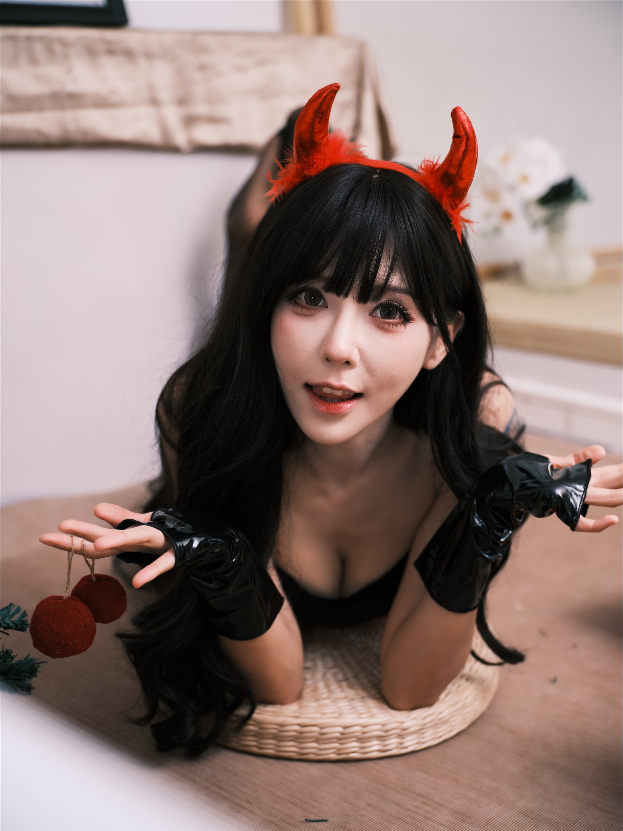 YITUYU艺图语 2025.01.12 小恶魔大闹圣诞 夏树友人帐